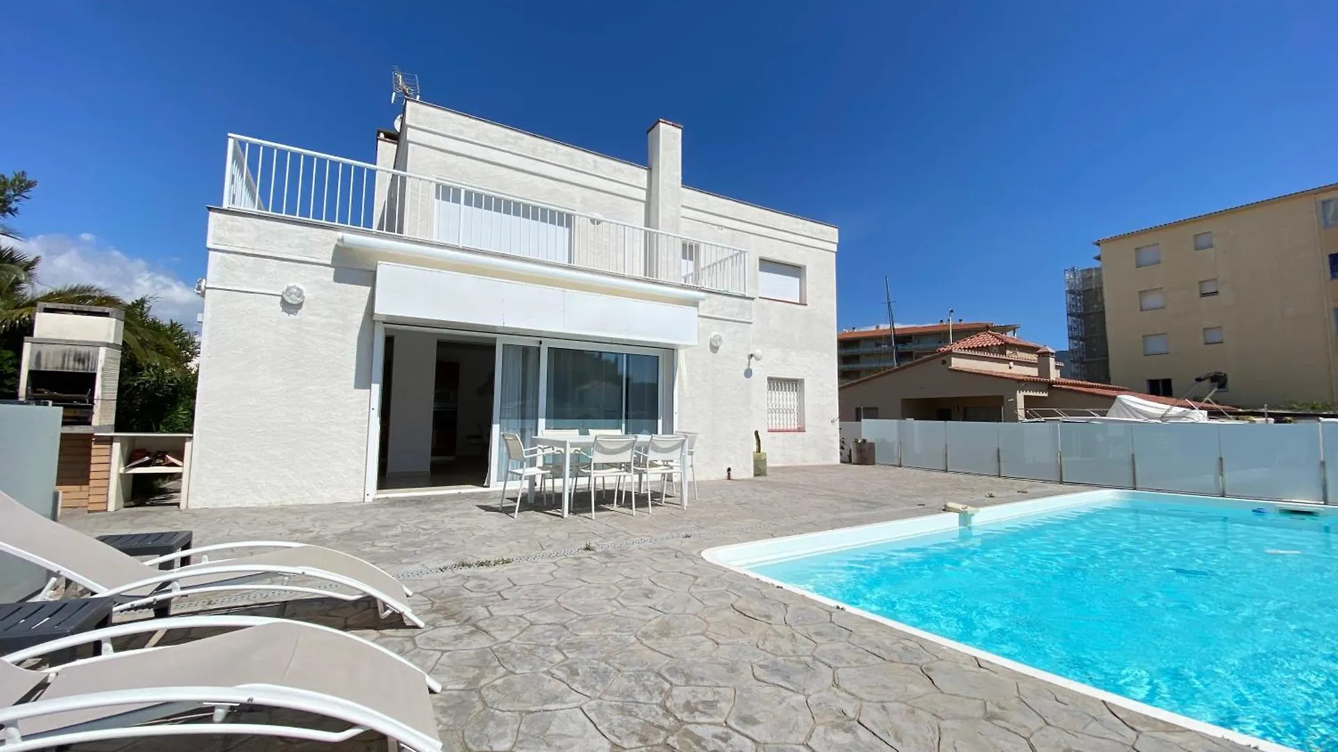 Villa Agi Cap Llarg Roses 0*,  Spagna